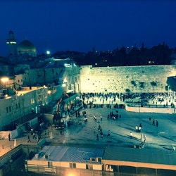 Vue du Mur des Lamentations et la mosquee d'Omar